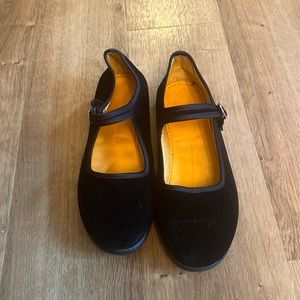 Black velvet Mary Jane shoes